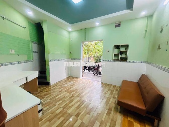 Nhà Sổ chung lầu trệt 2pn 2wc đường 4m gần ngã tư Bình Trị
