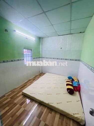 Nhà Sổ chung lầu trệt 2pn 2wc đường 4m gần ngã tư Bình Trị