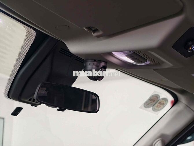 Ford Transit 18 chỗ Trắng 5.800 km