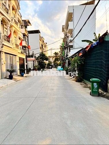 nhà 3 phòng ngủ hẻm xe tải sẵn 3 máy lạnh