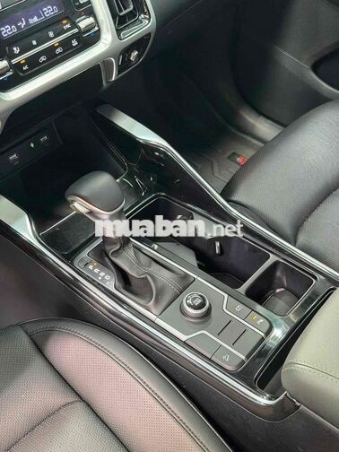 Kia Sorento 2022 Luxury 2.2 máy dầu