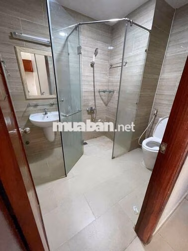 Bán nhanh căn hộ biển 2pn có sân vườn đang cho thuê
