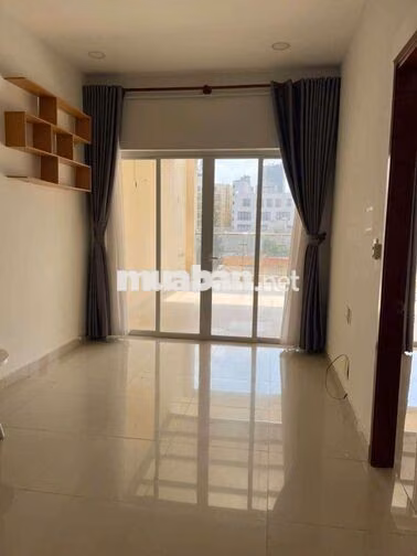 Bán nhanh căn hộ biển 2pn có sân vườn đang cho thuê