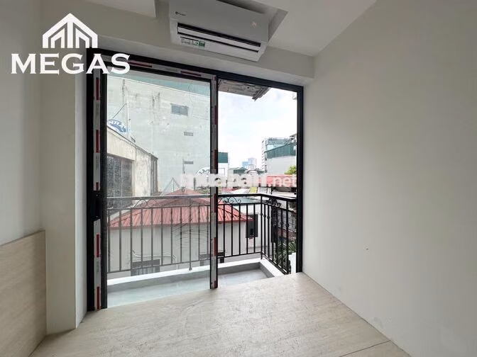 CHO THUÊ CĂN HỘ STUDIO FULL NỘI THẤT - BAN CÔNG NGAY 260 CẦU GIẤY