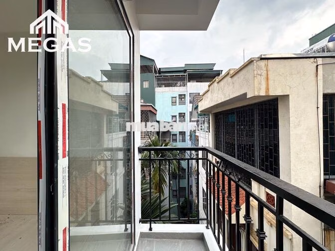 CHO THUÊ CĂN HỘ STUDIO FULL NỘI THẤT - BAN CÔNG NGAY 260 CẦU GIẤY