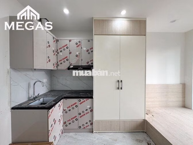 CHO THUÊ CĂN HỘ STUDIO FULL NỘI THẤT - BAN CÔNG NGAY 260 CẦU GIẤY
