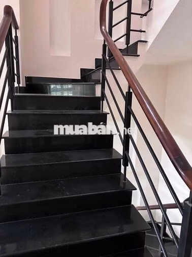 Cho thuê nhà khu tên lửa 5*20 đg số 32A giá 20tr