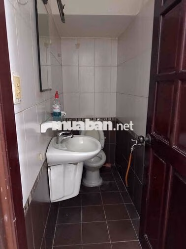 Cho thuê nhà khu tên lửa 5*20 đg số 32A giá 20tr