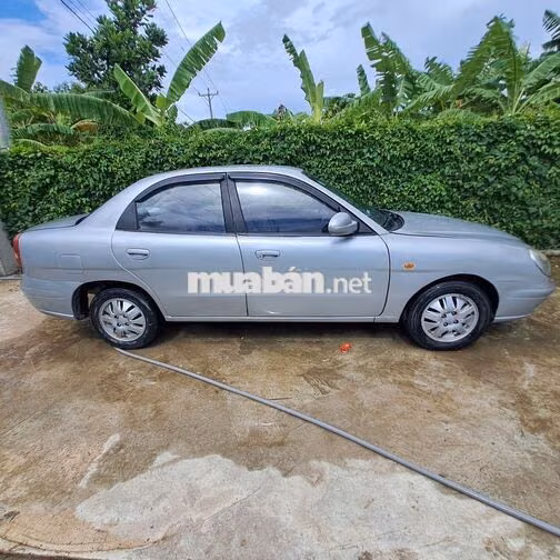 Cần bán xe gia đình máy êm