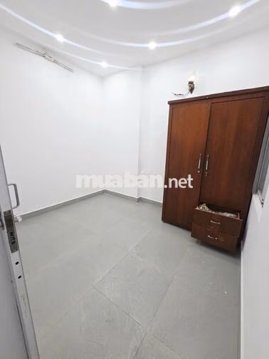 CHO THUÊ CĂN MT KÊNH TÂN HOÁ : 4 x 17 M đúc 2,5 LẦU : 3 PN , 2 Wc 