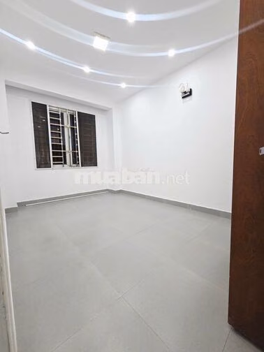 CHO THUÊ CĂN MT KÊNH TÂN HOÁ : 4 x 17 M đúc 2,5 LẦU : 3 PN , 2 Wc 