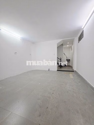 CHO THUÊ CĂN MT KÊNH TÂN HOÁ : 4 x 17 M đúc 2,5 LẦU : 3 PN , 2 Wc 