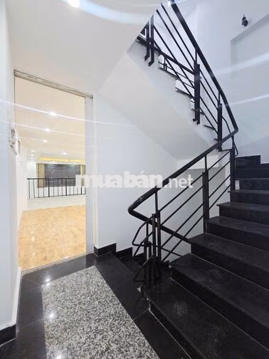 CHO THUÊ CĂN MT KÊNH TÂN HOÁ : 4 x 17 M đúc 2,5 LẦU : 3 PN , 2 Wc 