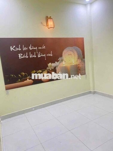Cho thuê nhà 3 tầng có 3 phòng ngủ hẻm 6m thông gần chợ phạm đăng giản