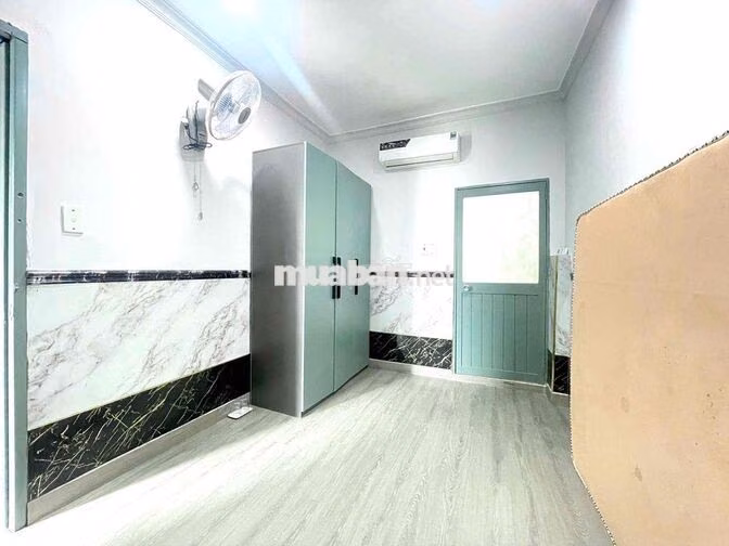 1/9 trống cơ sở    239 Huỳnh Văn Bánh Phú Nhuận   điện 4k/kwh nước 100