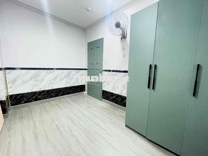 1/9 trống cơ sở    239 Huỳnh Văn Bánh Phú Nhuận   điện 4k/kwh nước 100