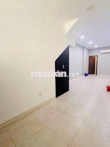 MẶT BẰNG KINH DOANH 40M2 SÁT CHỢ TÂN MỸ VỊ TRÍ ĐÔNG ĐÚC