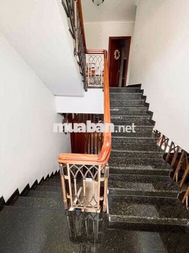 Biệt thự Đặng Thuỳ Trâm p.13 Bình Thạnh chỉ 30 tỷ. vị trí đẹp dân trí