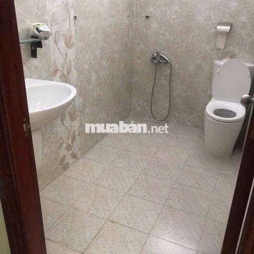 cho thuê nhà nguyên căn nhà 3 lầu, 4pn, 3wc, DT: 4x14m, Lê Thị Hồng