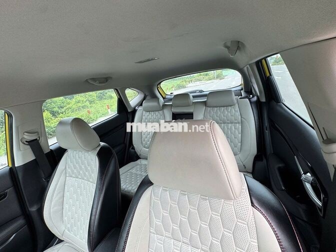 Kia Seltos Luxury 2021 Vàng 100000 km