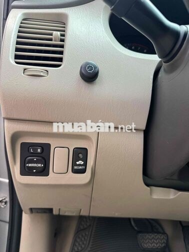 Toyota Innova 2.0G 2013 Số tự động