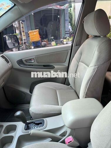 Toyota Innova 2.0G 2013 Số tự động