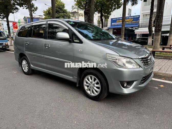 Toyota Innova 2.0G 2013 Số tự động