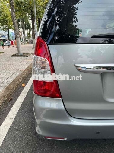 Toyota Innova 2.0G 2013 Số tự động