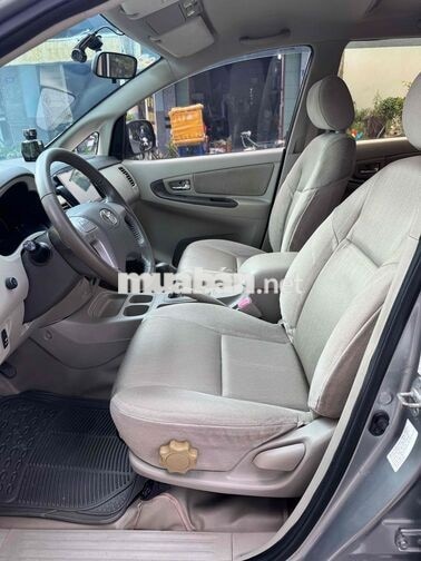 Toyota Innova 2.0G 2013 Số tự động
