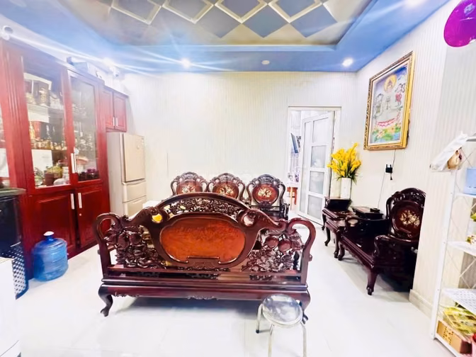 Bán nhà mặt tiền kinh doanh Nguyễn Trãi