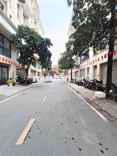 BÁN GẤP LK HIM LAM, VẠN PHÚC: DT 90m x 7 tầng x 6,5m mặt tiền - 2x tỷ