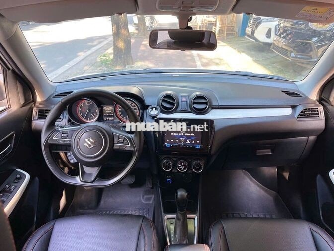 Suzuki Swift GLX 2019 1.2 AT Trắng Tự động