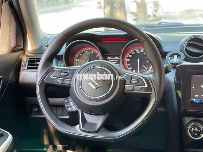 Suzuki Swift GLX 2019 1.2 AT Trắng Tự động