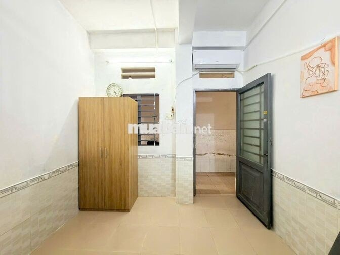 Phòng cực hiếm. Nguyễn Văn Công, GV - có máy lạnh chỉ 3tr5