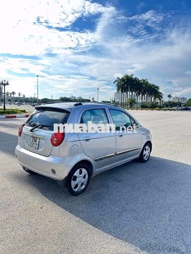 Chevrolet Spark 2010 màu bạc số sàn