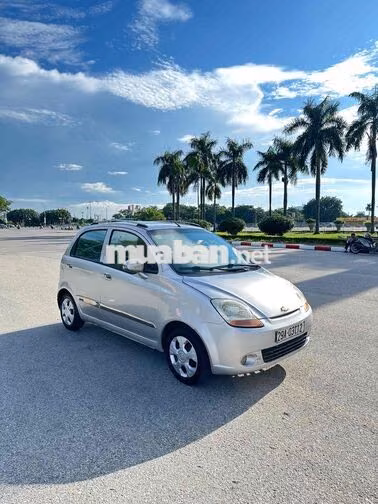 Chevrolet Spark 2010 màu bạc số sàn