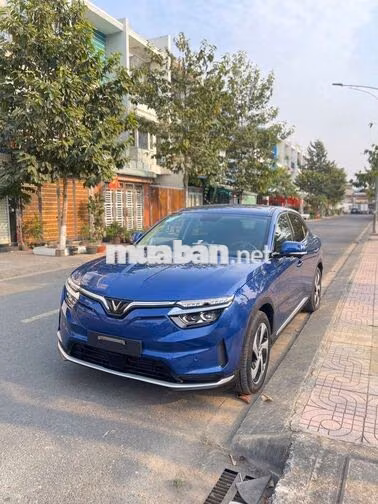 VinFast VF8 ECO/SDI 2023 Xanh Dương 28000 km