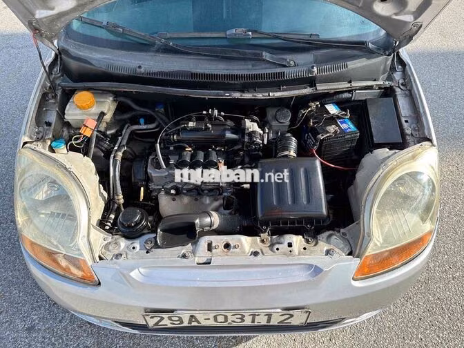 Chevrolet Spark 2010 màu bạc số sàn