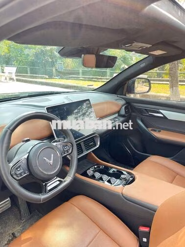 VinFast VF8 Plus 2023 Đen 81000 km