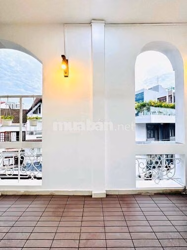 🏡Căn hộ Studio ban công rộng, NEW 100%, full nội thất, cách sân bay Tâ