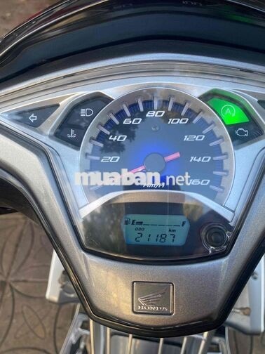 Honda Air Blade FI 2015 trắng 21187 km