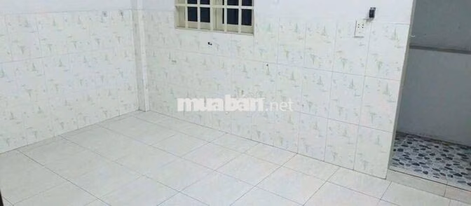 nhà mặt tiền đường đông đúc kế bên trường hoc ,chợ .kd mọi ngàn nghề 