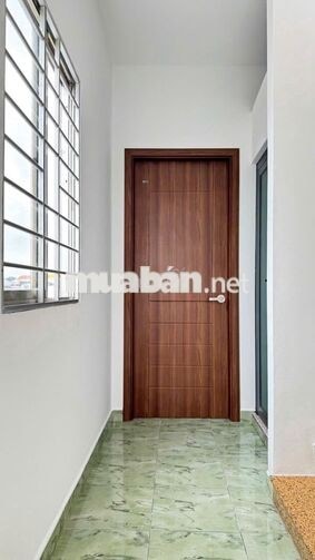 Phòng trọ ngã tư Lạc Long Quân - Âu Cơ không cửa sổ