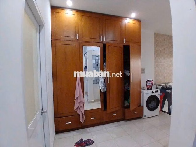 Nhà nguyên căn đẹp, nhiều ánh sáng tự nhiên, không gian sống thoải mái