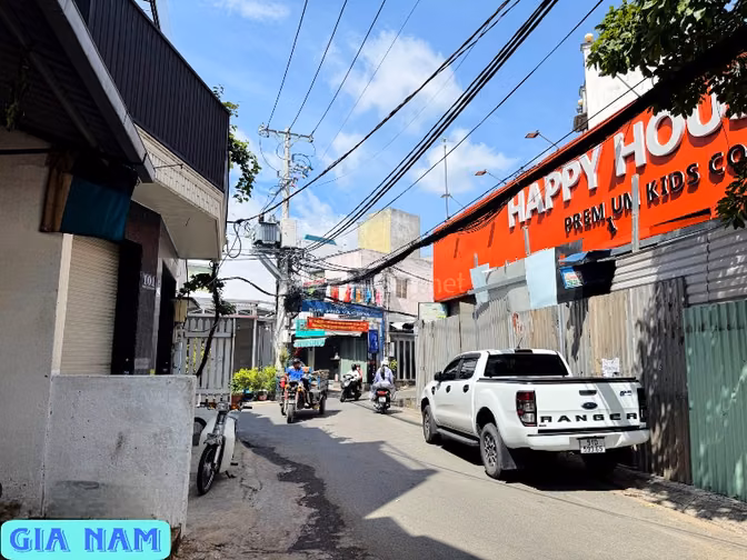 BÁN NHÀ MẶT TIỀN KINH DOANH : 88 HOÀNG XUÂN NHỊ - P. PHÚ TRUNG - Q. TP