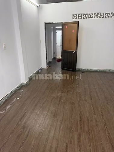 Cho thuê nhà gần Metro Bình Phú, phường 11, quận 6. Hẻm xe hơi