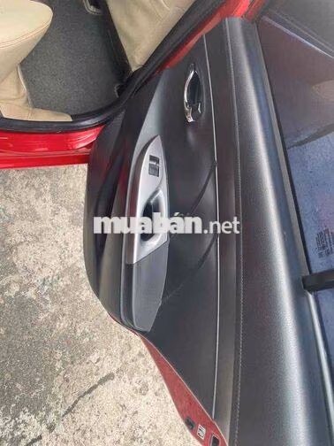 Toyota Yaris 2014  Đỏ