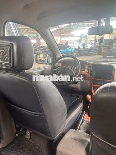 Isuzu Hi-Lander 2006 Trắng 8 chỗ