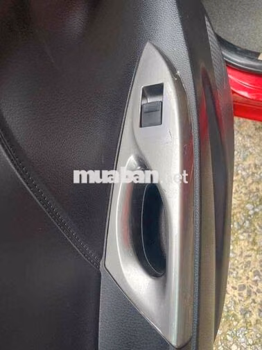 Toyota Yaris 2014  Đỏ