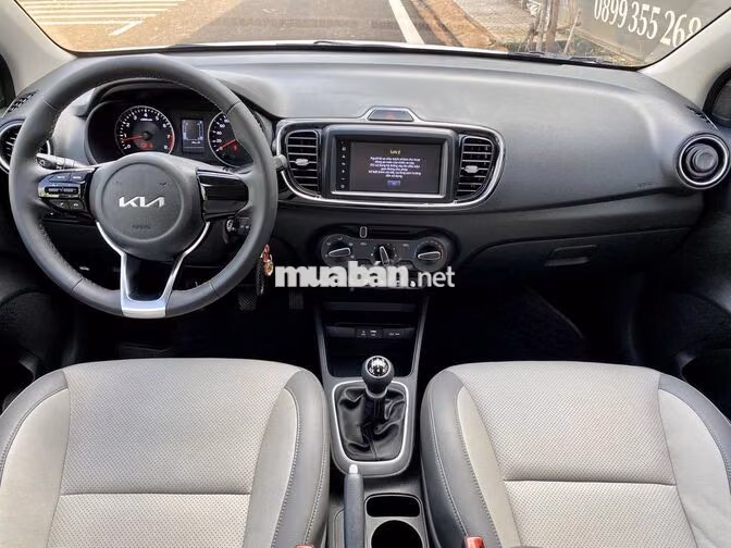 Kia Soluto 2022 số sàn màu trắng, bản Deluxe